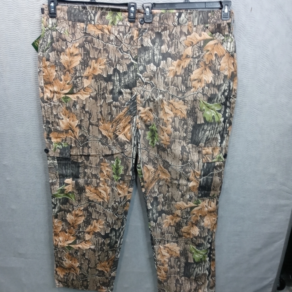 Walls Outdoors Treebark Flauge Camouflage pants. Men's sz 50-52. Inseam 32".  ne